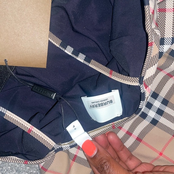 Burberry authentic One piece swimsuit - Picture 4 of 9